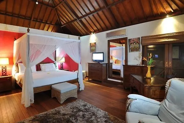 Charming 3 Bedroom Villa In Seminyak Oberoi