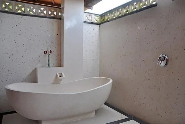 Charming 3 Bedroom Villa In Seminyak Oberoi Indonesia