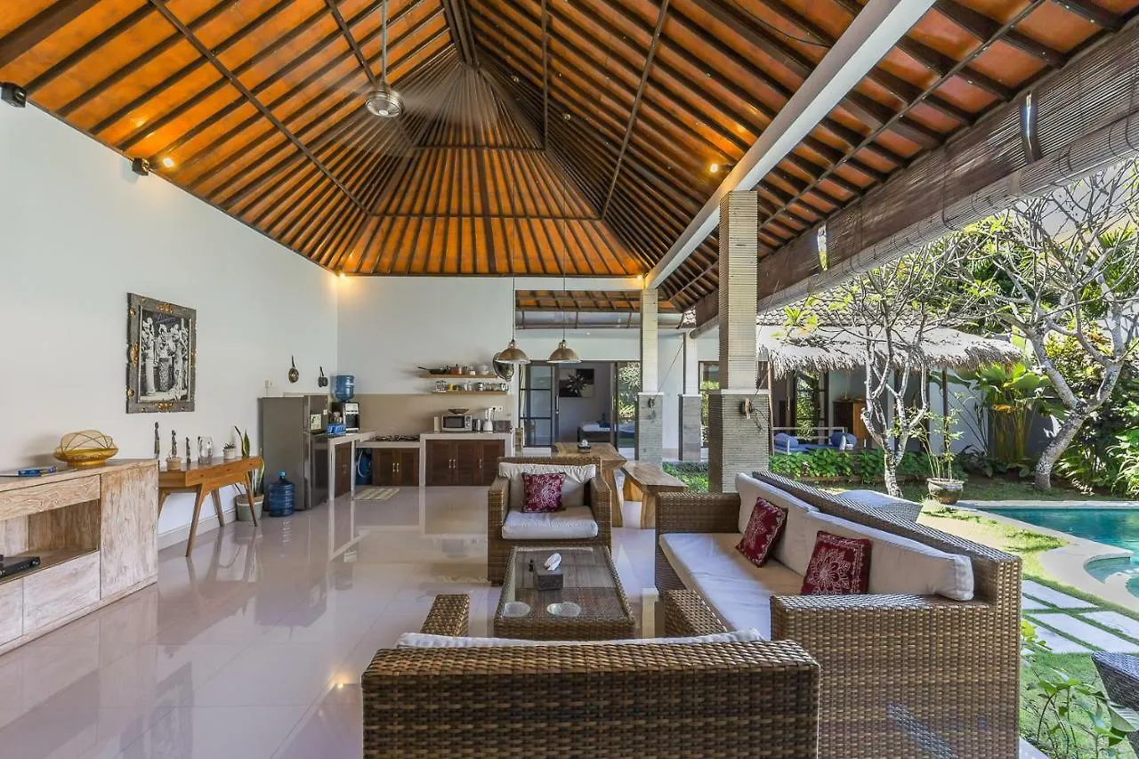 Charming 3 Bedroom Villa In Seminyak Oberoi Indonesia