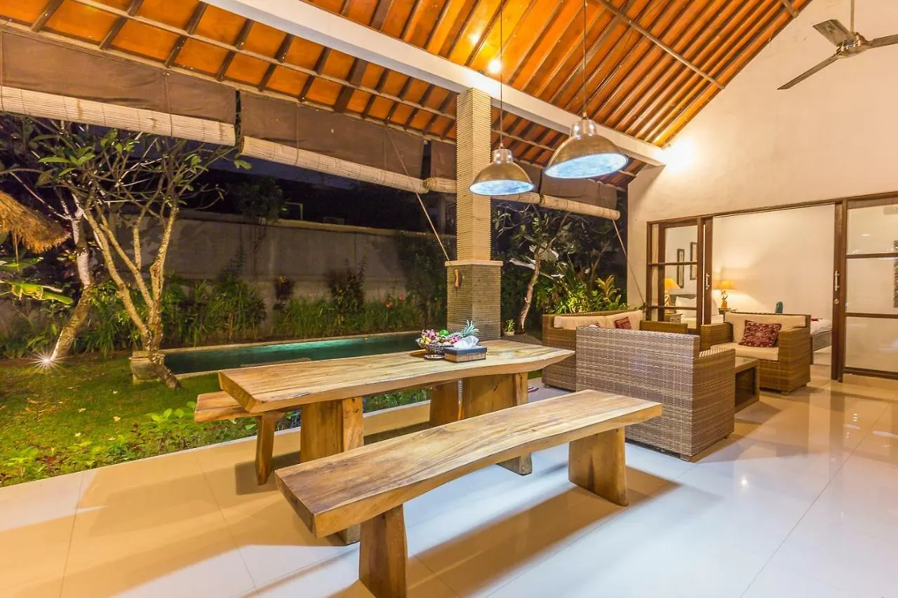 Charming 3 Bedroom Villa In Seminyak Oberoi 0*, Seminyak (Bali)