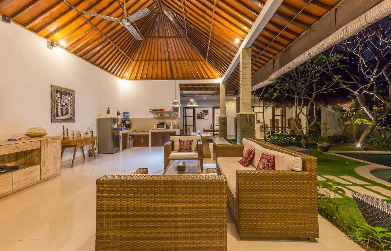 Charming 3 Bedroom Villa In Seminyak Oberoi Indonesia