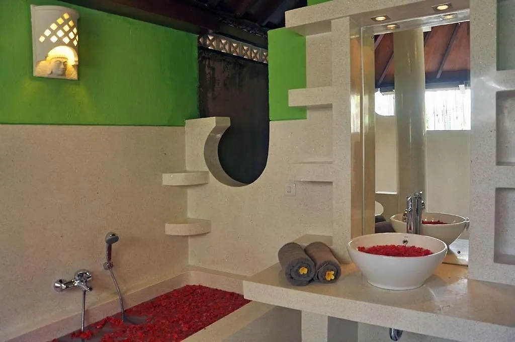 Charming 3 Bedroom Villa In Seminyak Oberoi