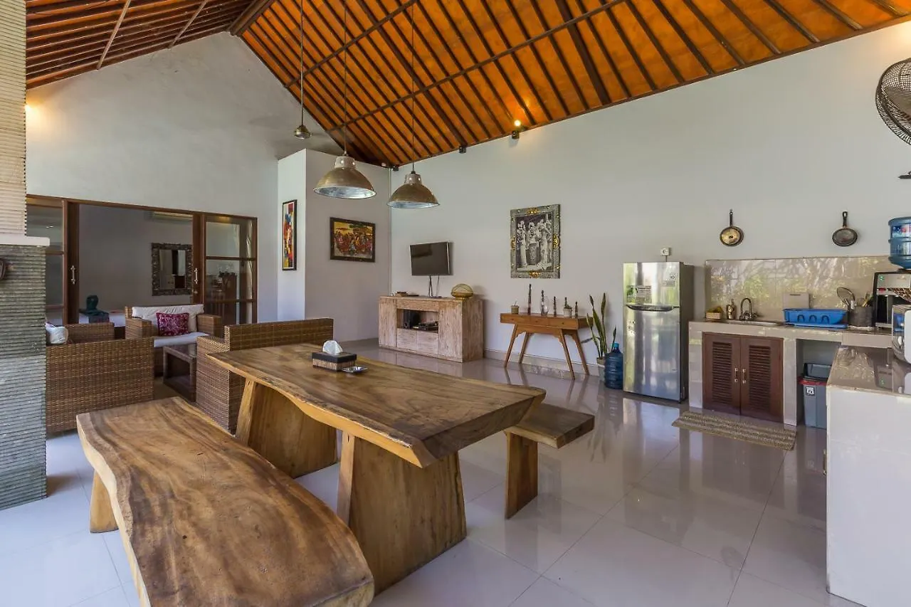 Charming 3 Bedroom Villa In Seminyak Oberoi