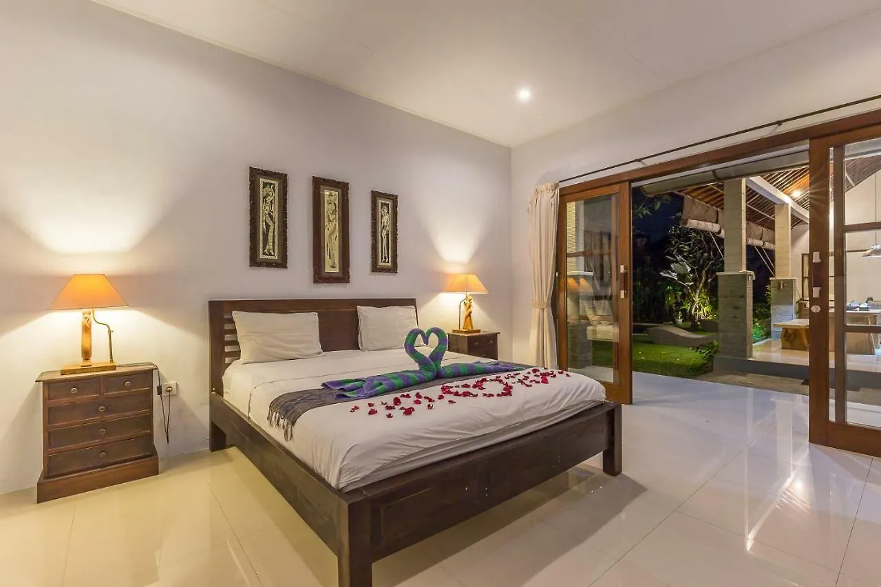 Charming 3 Bedroom Villa In Seminyak Oberoi