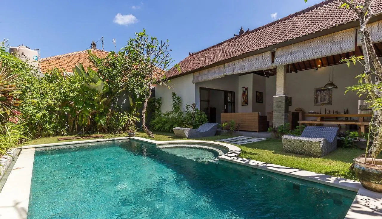 Charming 3 Bedroom Villa In Seminyak Oberoi