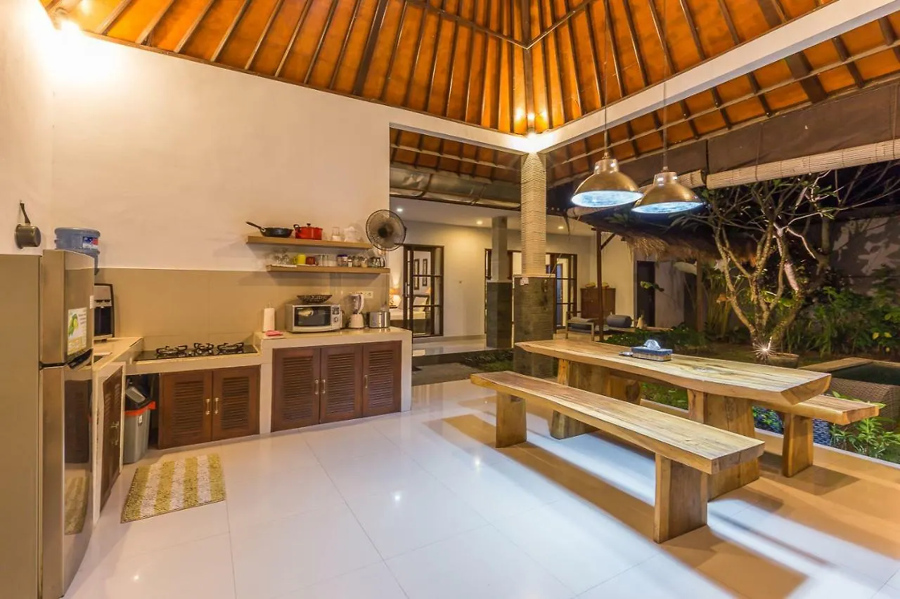 Charming 3 Bedroom Villa In Seminyak Oberoi