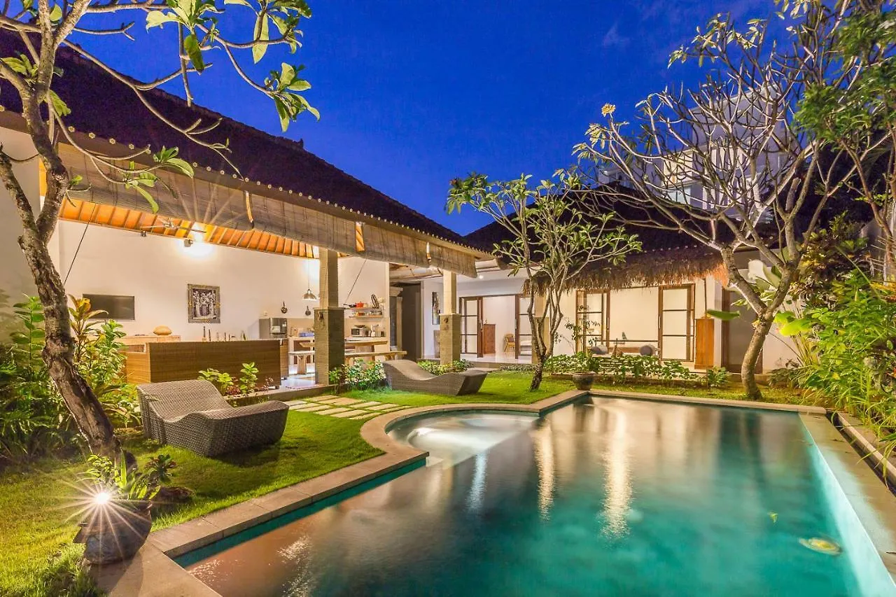 Charming 3 Bedroom Villa In Seminyak Oberoi